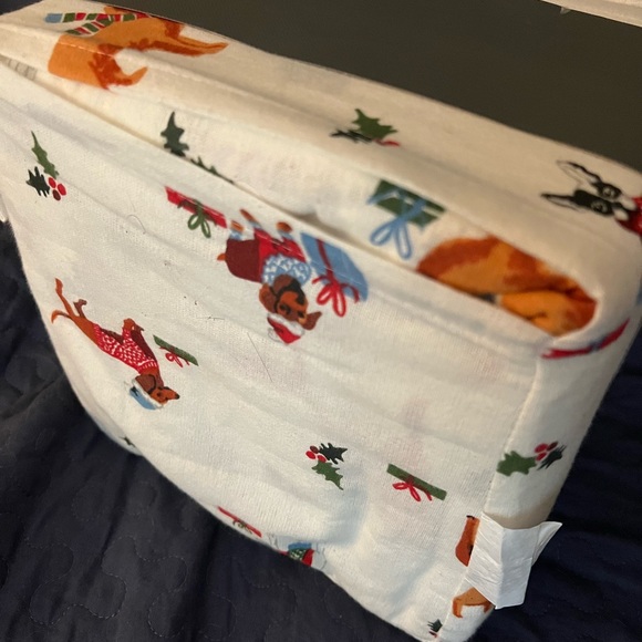 Holiday dog queen-sized sheet set - Picture 5 of 7